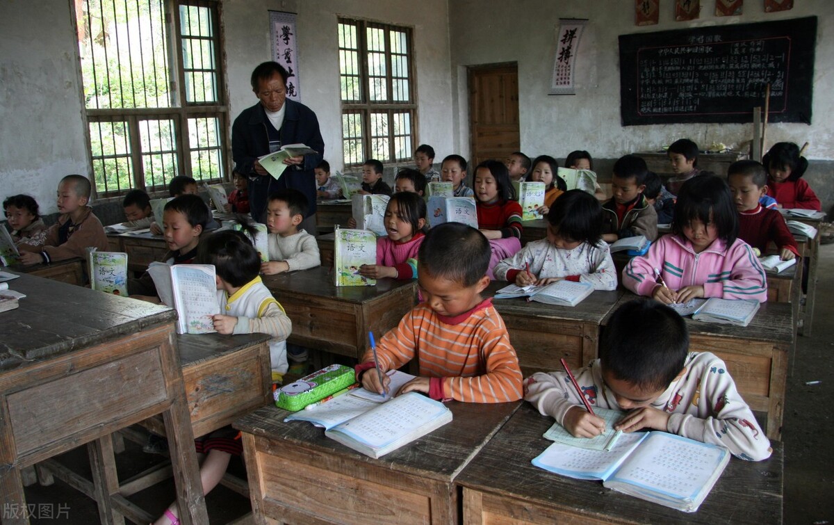 靠写网文月入十万的生活,边打工边写网络小说月入三万