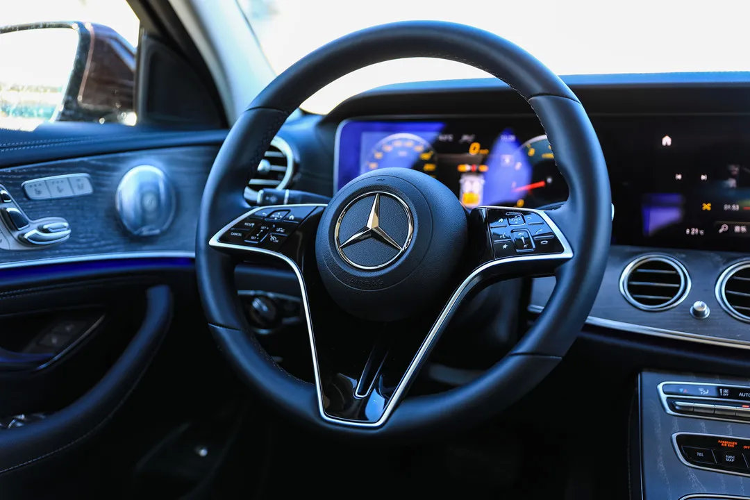 和年轻人在一起感受年轻,2021款奔驰e级进口260试驾