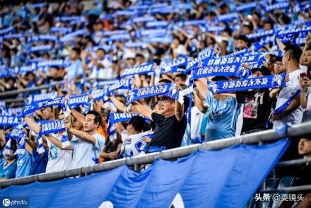 围巾墙足球,足球围巾展示墙