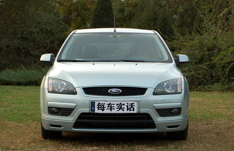 福克斯两厢2.0自动豪华运动,运动款福克斯与普通版的区别