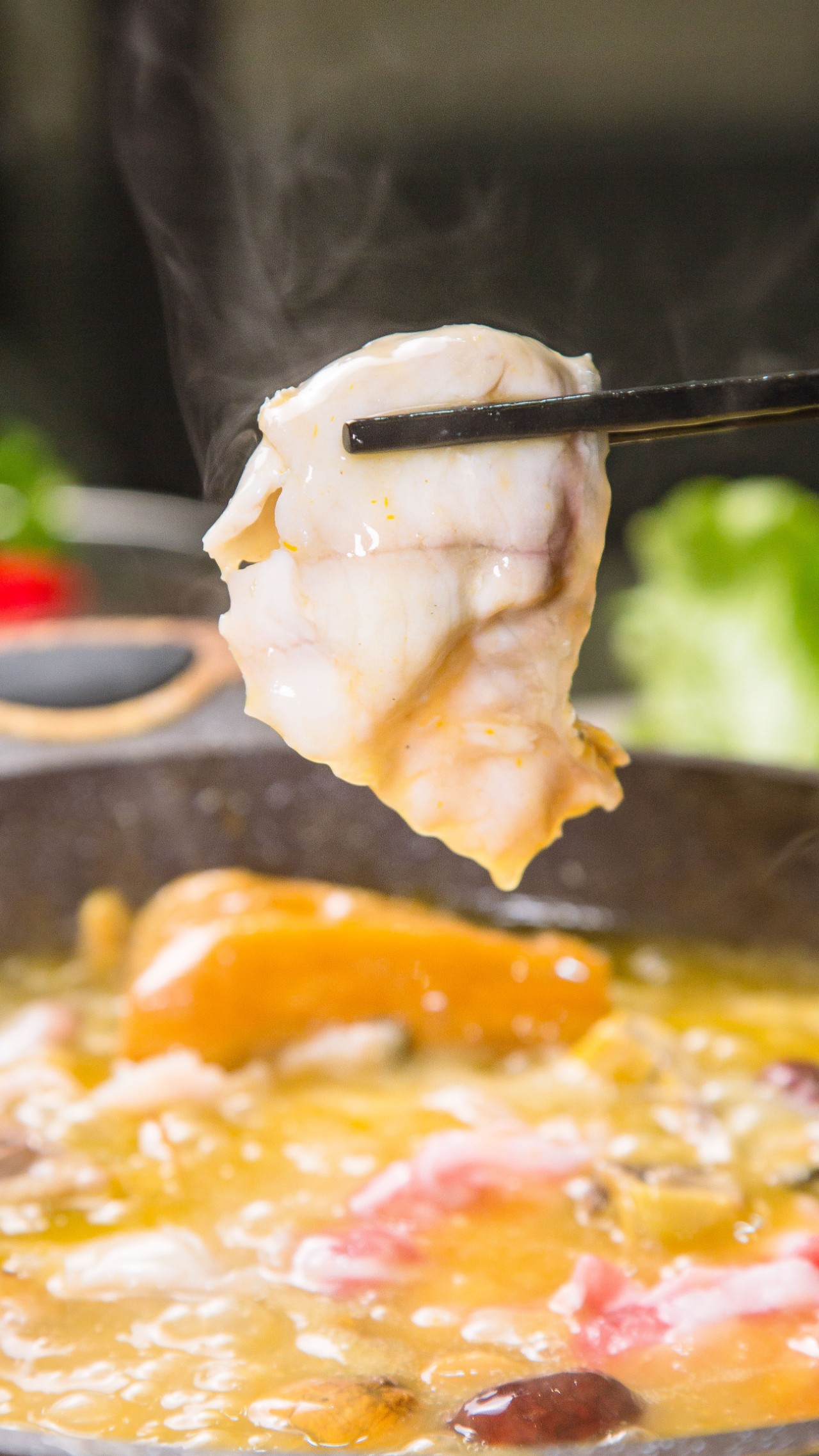 降温了适合吃点什么,一锅鲜香软嫩的花胶鸡火锅