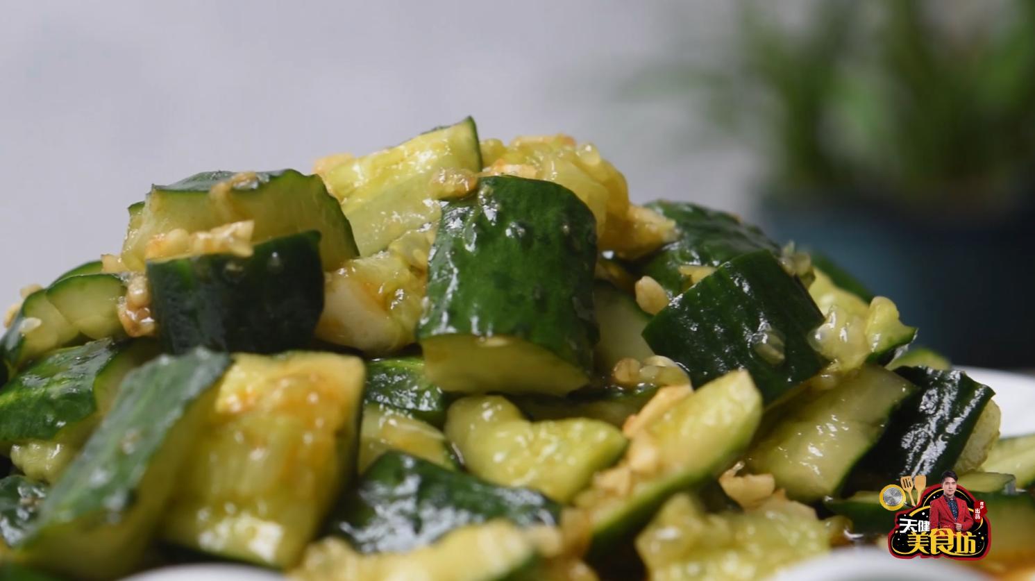 爱吃香菜的拍黄瓜,凉拌拍黄瓜最正宗的做法