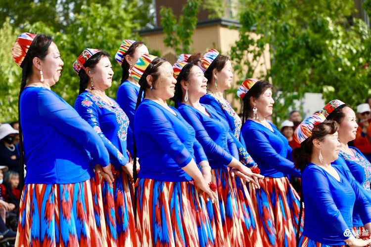 洛阳牡丹广场新疆舞视频,洛阳牡丹广场爵士舞