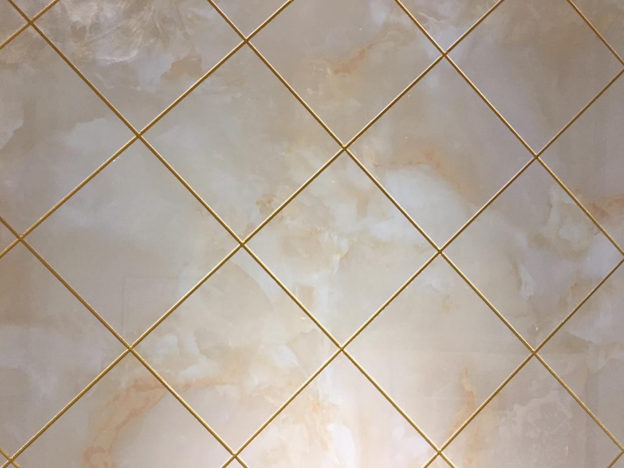 新房装修填缝好还是美缝好,墙上砖不做美缝留2mm做勾缝可以吗