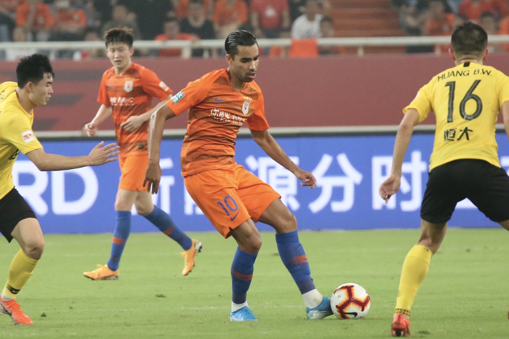 首位非华裔归化球员,首个无血缘归化球员即将入选国足