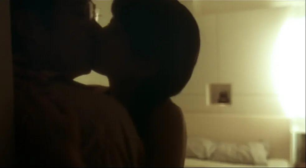 揭开婚姻的面纱完整版,揭开夫妻尘封多年的秘密