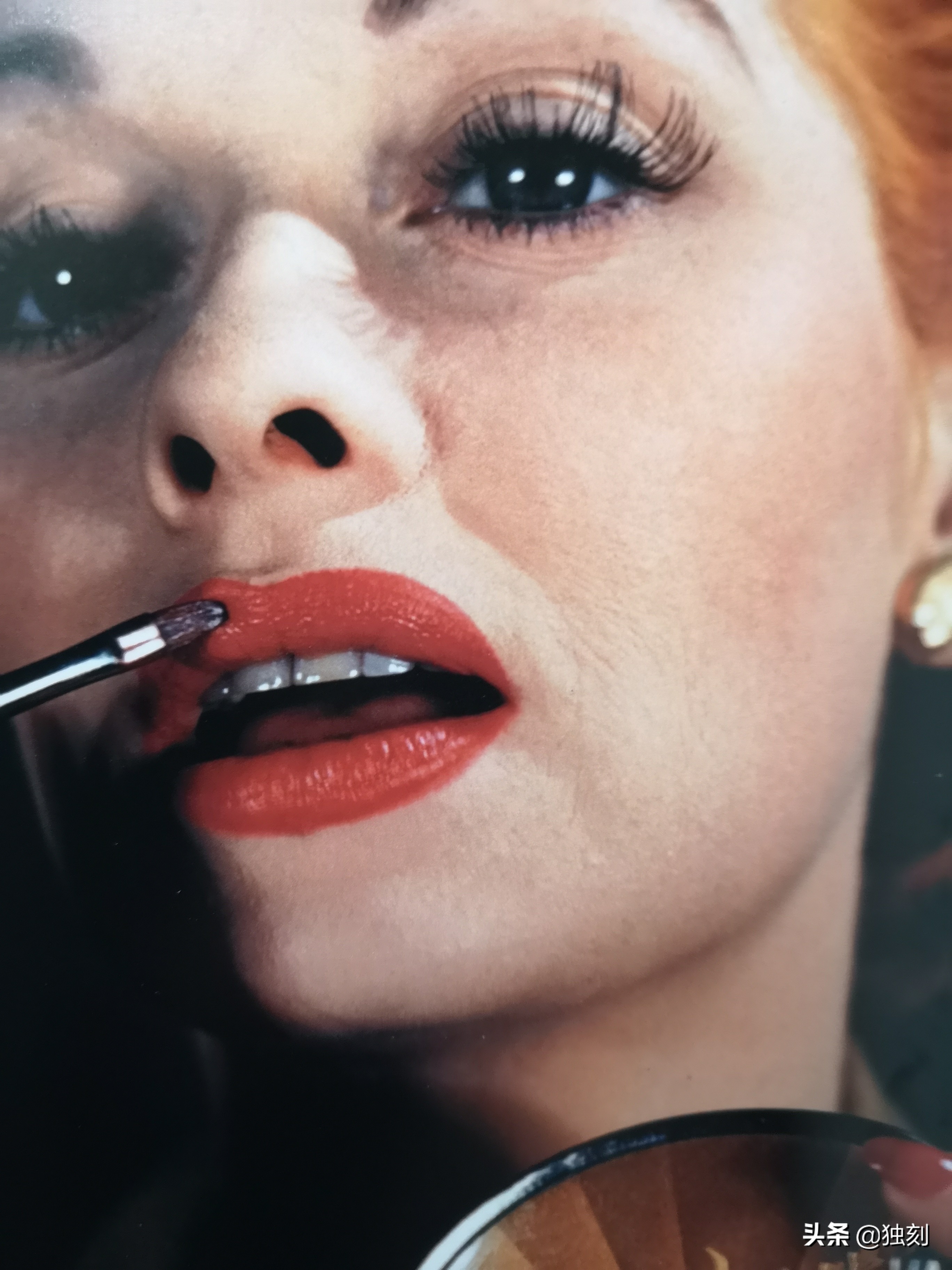 怎么用唇线笔化薄唇妆,唇线笔可以拯救不完美的唇型