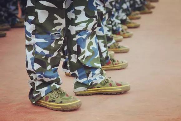 有关军训的英语表达,关于军训的现代词