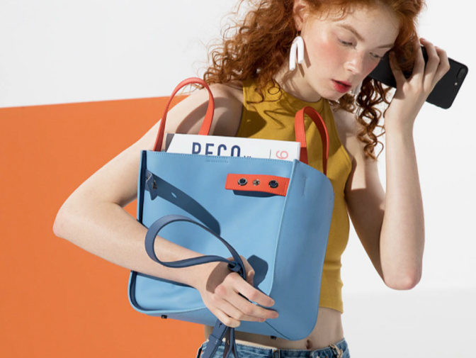 不要再背烂大街的双肩包了,别再背烂大街的轻奢包