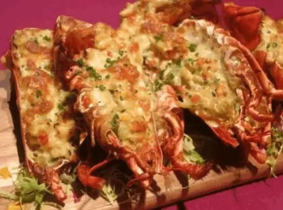 一提到吃货就精神起来,一说到食物就有口水