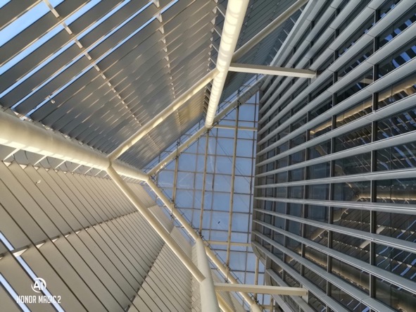 magic2值不值得换屏幕总成,荣耀magic2内屏坏了值不值得修