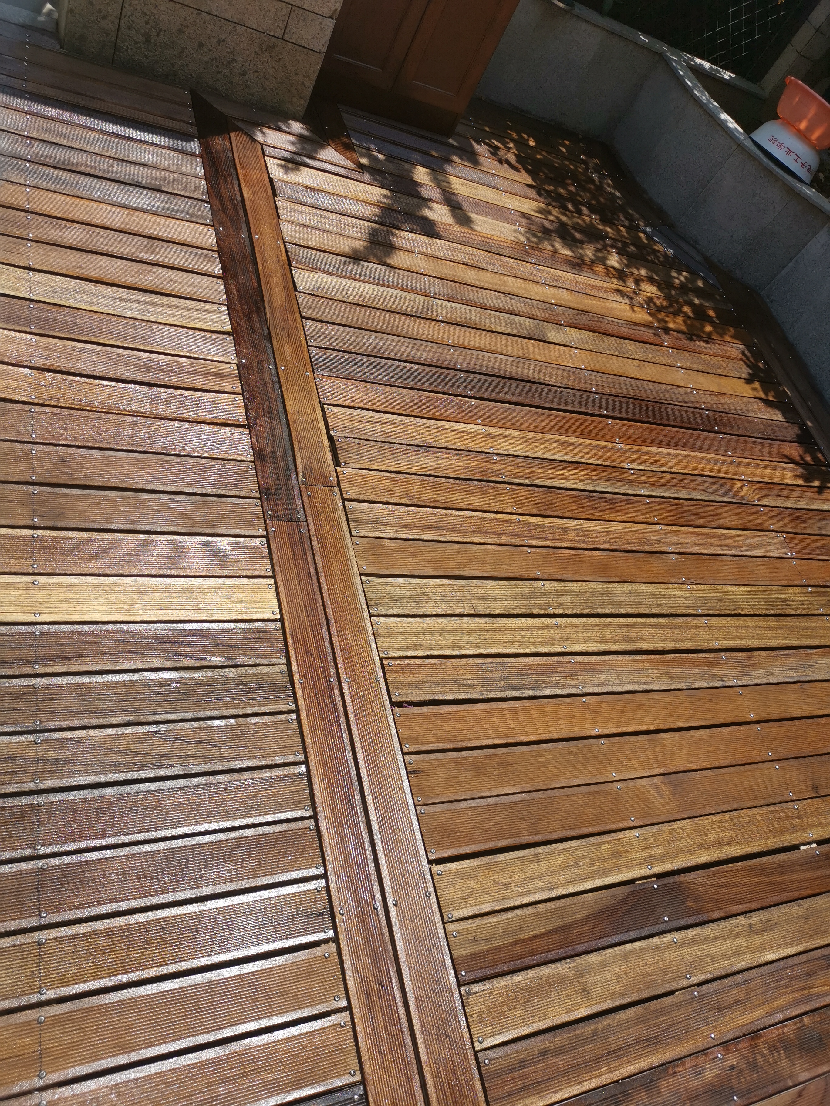 户外地板清理卫生,户外地板清洁技巧