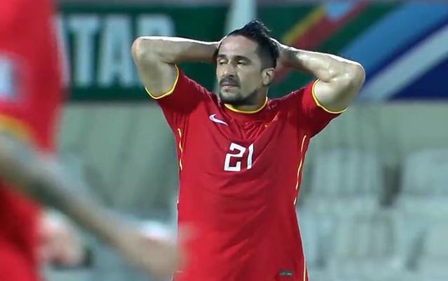 李铁在场边大喊大叫,李铁场边大喊大叫