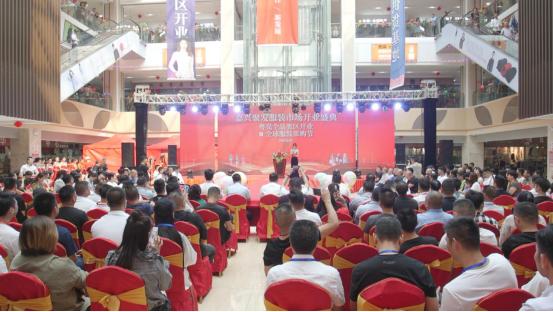 嘉兴聚发服装市场开业亮相中国毛衫名镇又添新地标