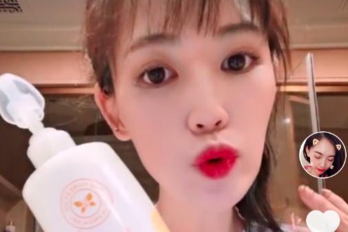 新女友才被马蓉骂成馊包子,王宝强就夜里零丁去前妻家接儿子了？