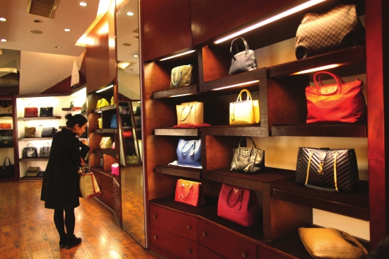 揭露假货完整产业链,假冒伪劣产品被报道