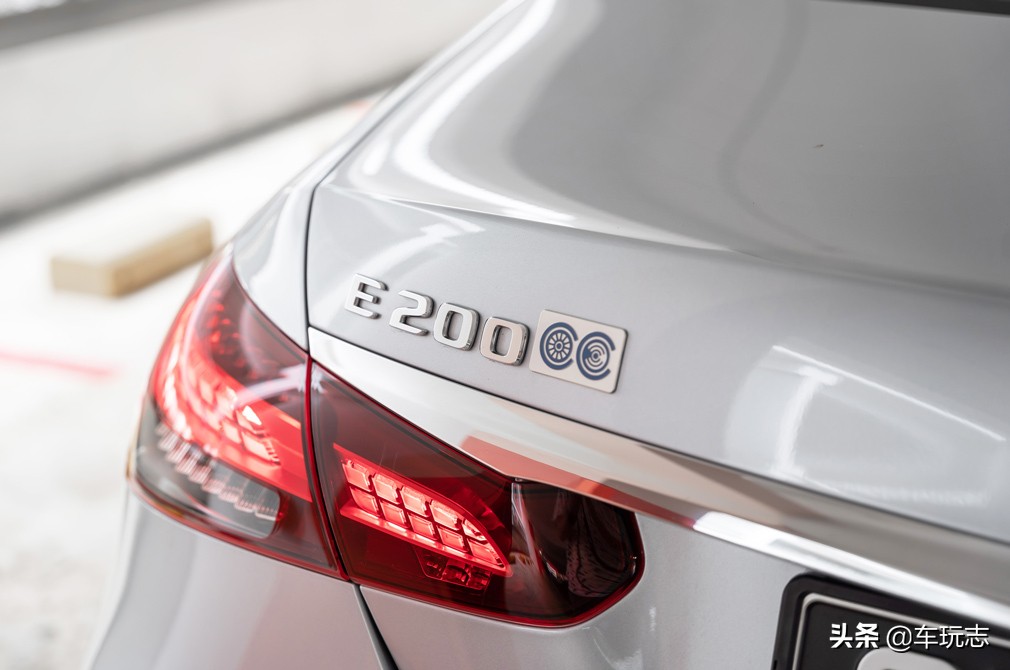 奔驰e级e200功能,2019款奔驰e级e200l运动型