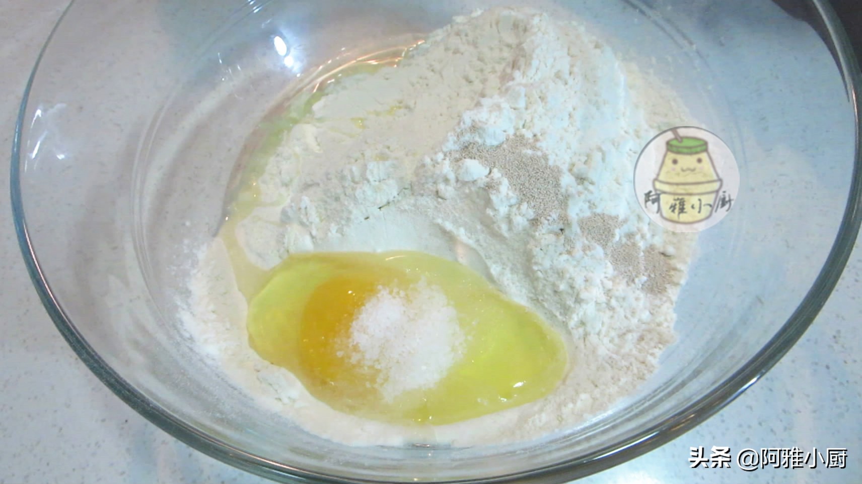 不加鸡蛋不放泡打粉的油饼做法,一碗面粉几个油饼