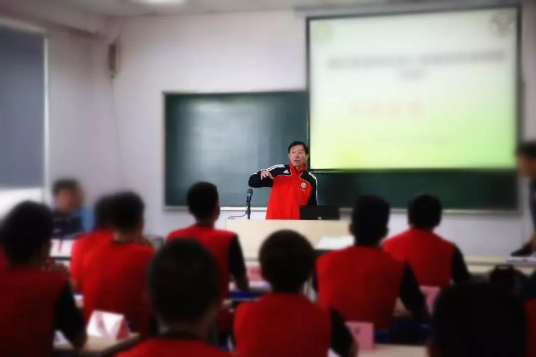 中国足球青训教父级人物,青岛国脚李霄鹏