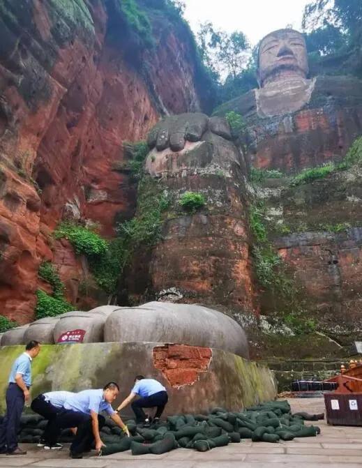 乐山大佛脚被水淹没奇观出现,乐山大佛再次被水淹没图片