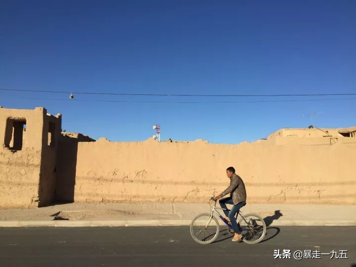 摩洛哥撒哈拉沙漠三毛,三毛的撒哈拉沙漠在摩洛哥