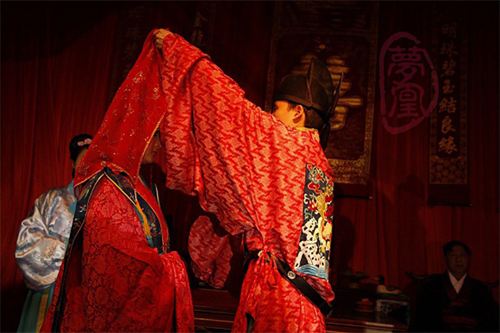 逃避婚姻的流氓，却以爱情的名义睡你（原创）