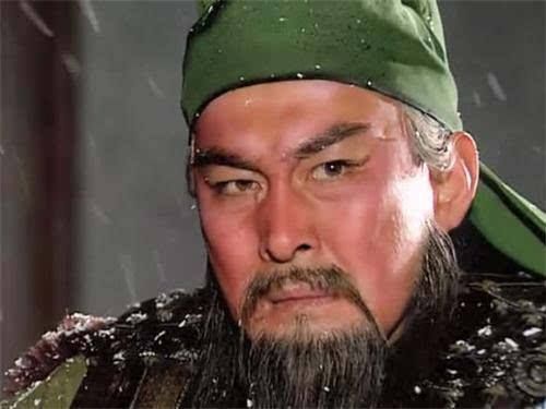 为什么关羽总是眯着眼睛？