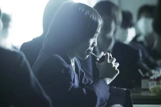 笤帚戳*体下**，血流不止、处女膜受损，8岁女童的校园之殇