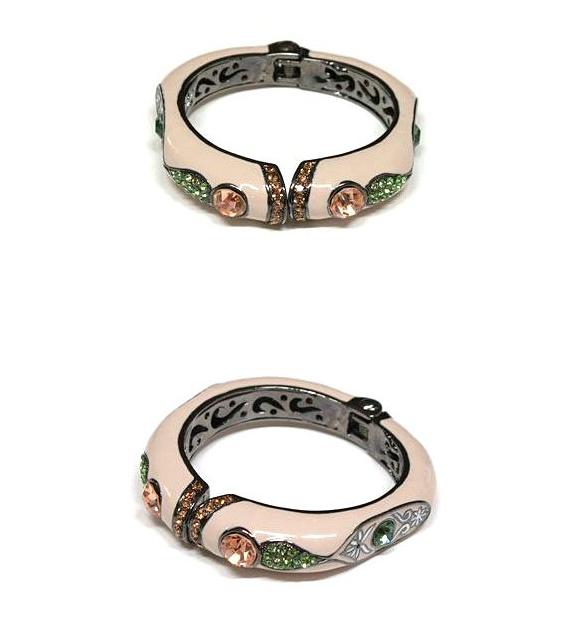 韩国百搭小黑裙的短款,韩国饰品品牌排行榜