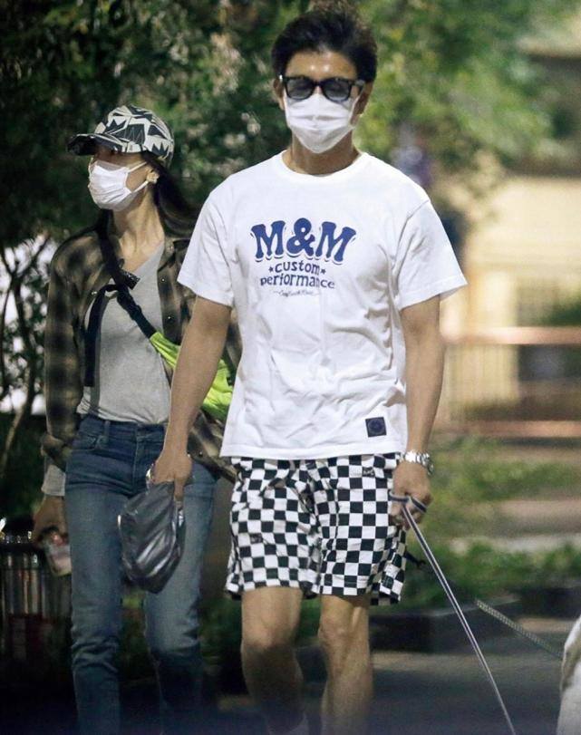 木村拓哉同款裤一分钟断货,潮流鼻祖吊打鲜肉,吹风扇都是摇滚范