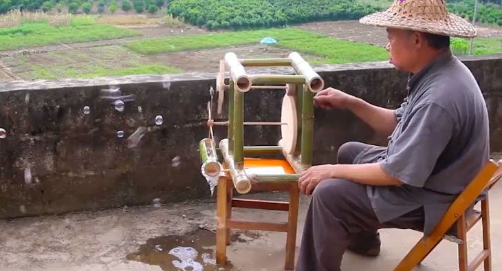 中国大爷手造神器被夸“鲁班再世”，外媒见识不一样的中国功夫