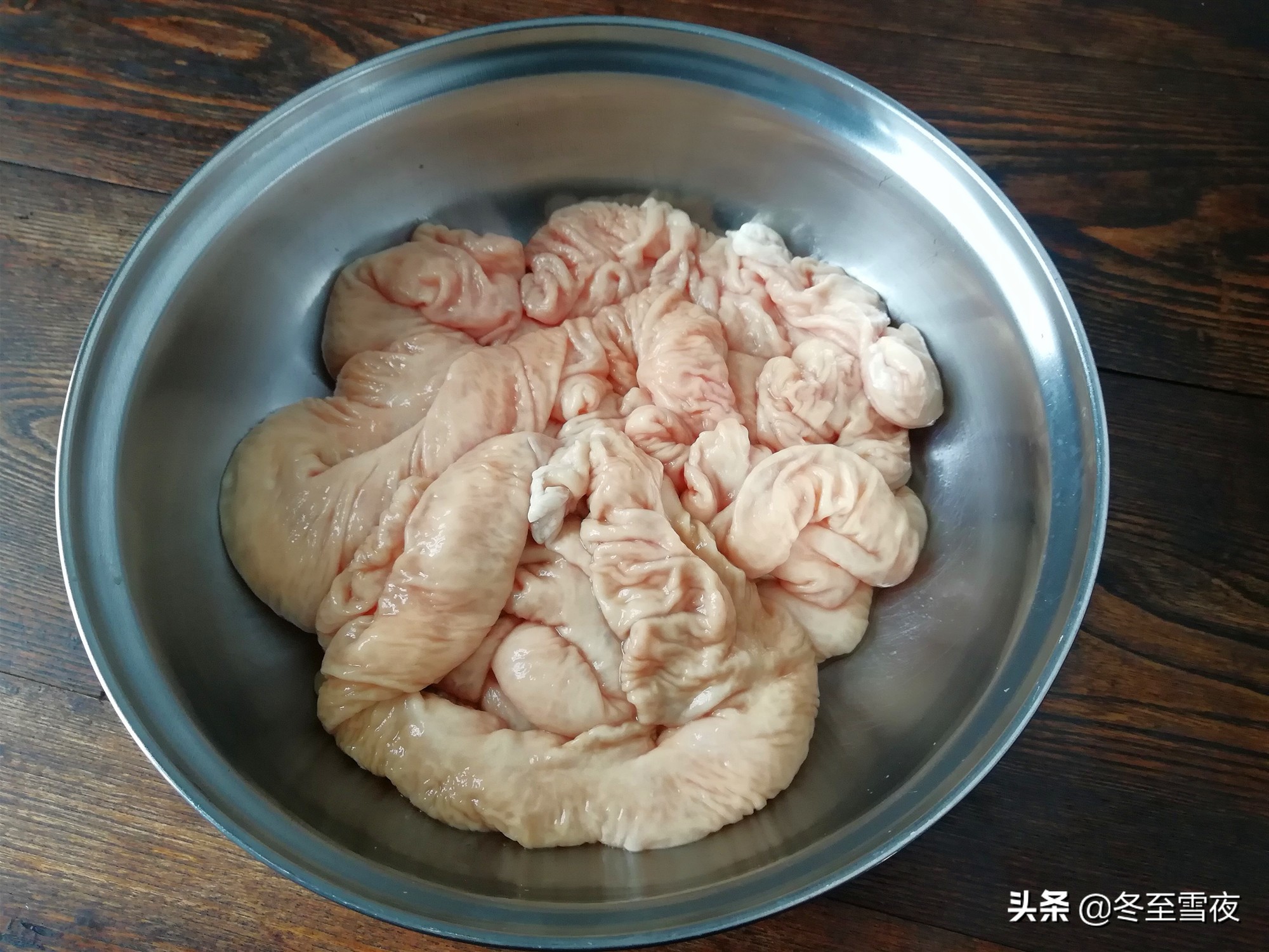 洗肥肠的方法小视频,清洗肥肠半透明小窍门