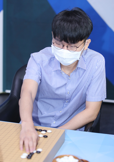 杨鼎新vs申真谞三星杯棋谱,许浩鋐战胜申真谞棋谱