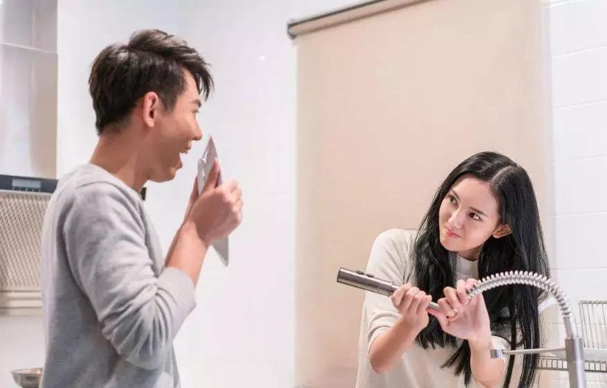 子宫切除手术后用妇科凝胶有用吗,女人妇科全部切除对身体有害吗