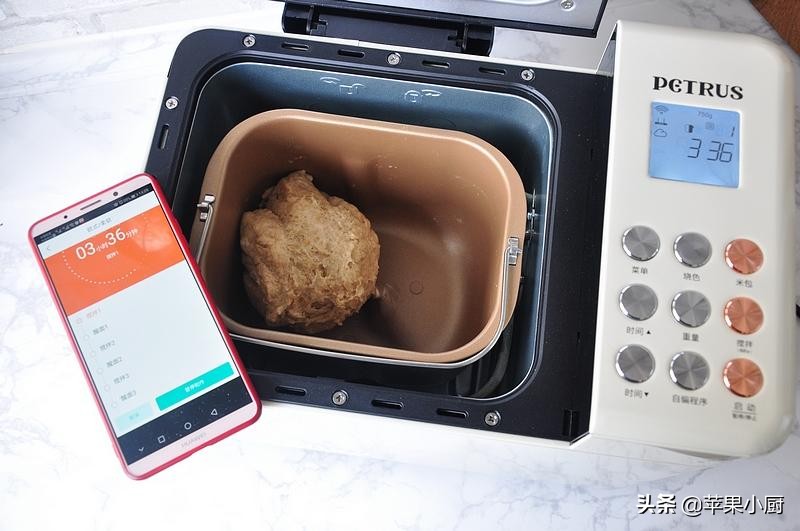 用面包机做早餐美食视频,用面包机做松软吐司