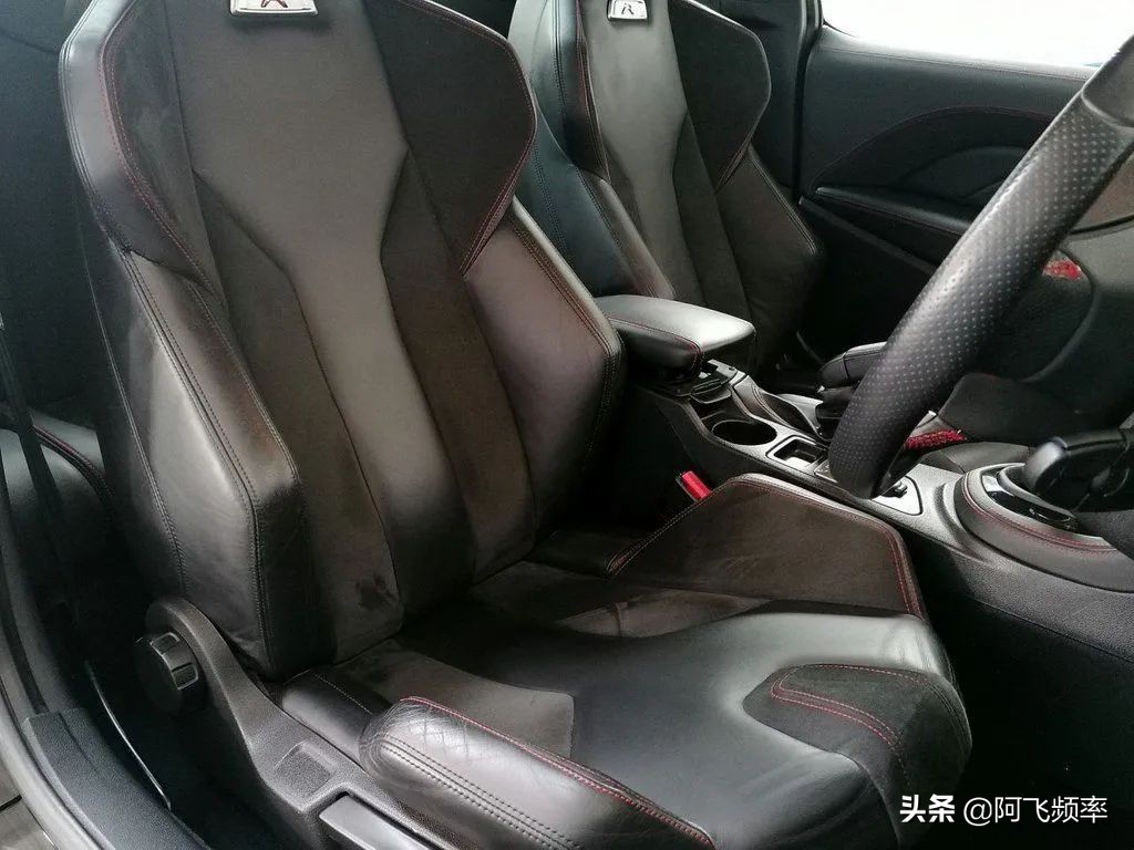 全新一代标致rcz跑车,比法拉利更高级的车