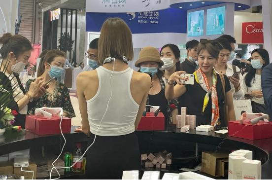 直击现场上海美博会我们来啦,上海美博会亮相硬核珍珠技术