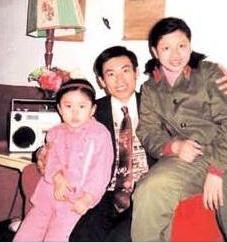 栾树韩红许志安,许志安和韩红接吻图片