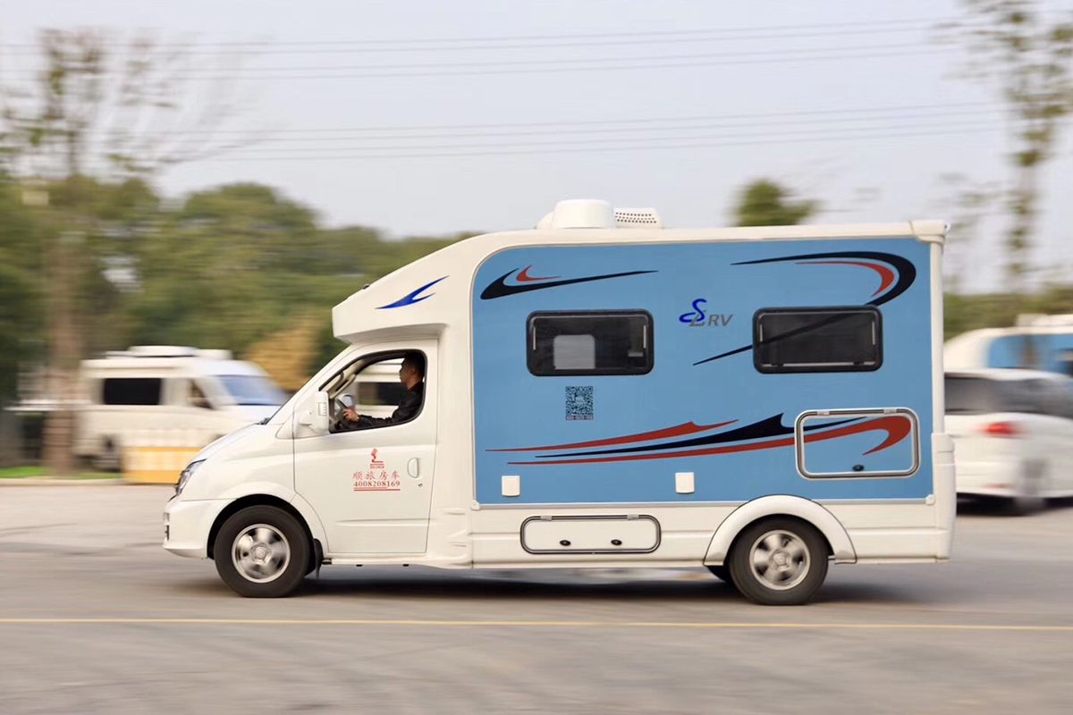 2.5T柴油涡轮+6AMT变速箱梦幻组合顺旅蓝精灵T型房车43.8万起售