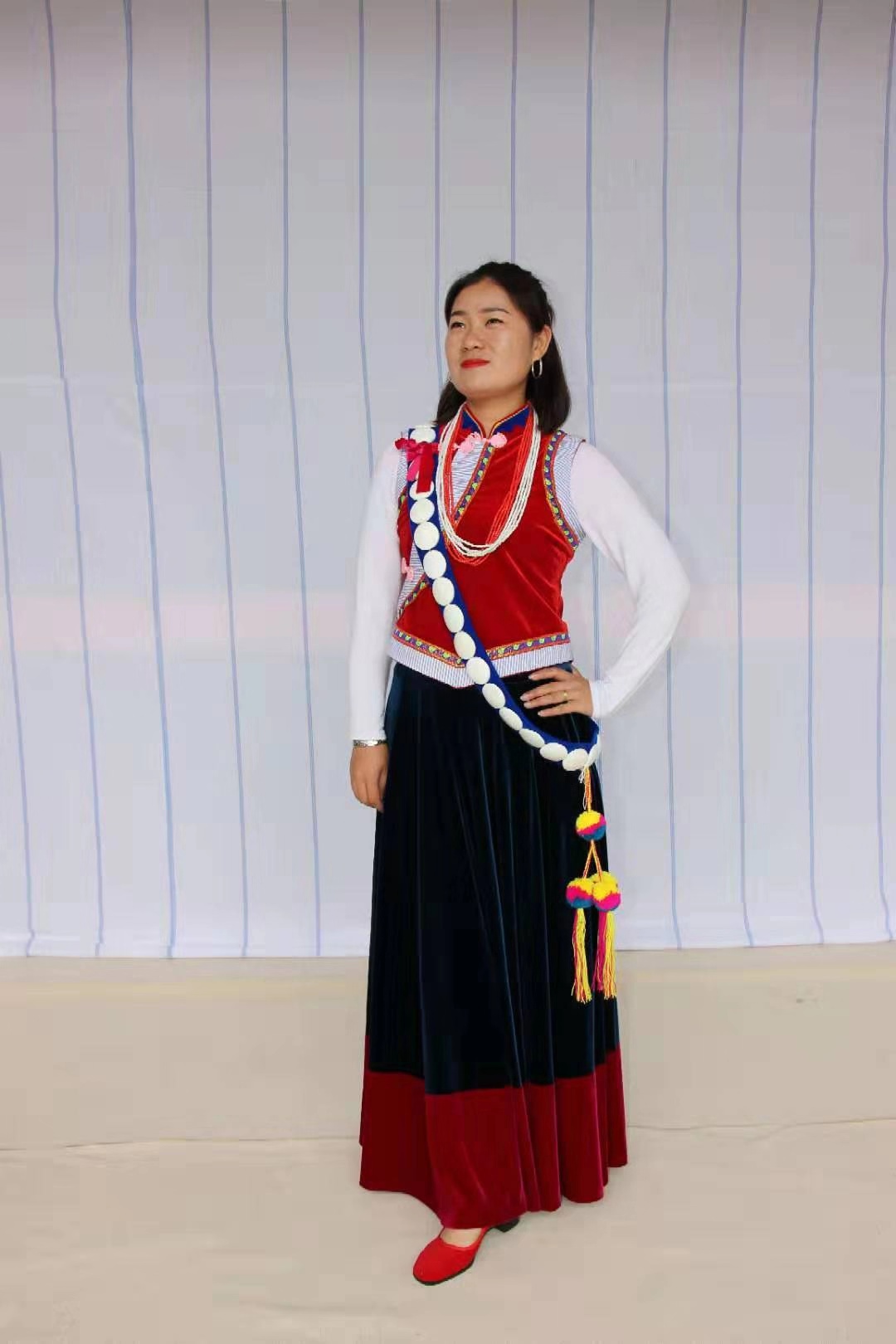 云南传统民族服饰店铺,云南民族服装链接