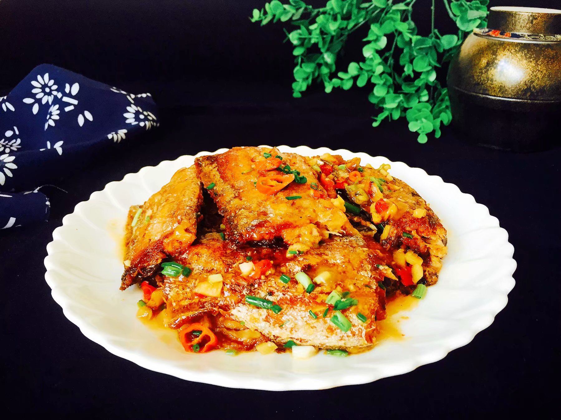 红烧带鱼怎么煎带鱼不破皮,家常香煎带鱼最正宗的做法