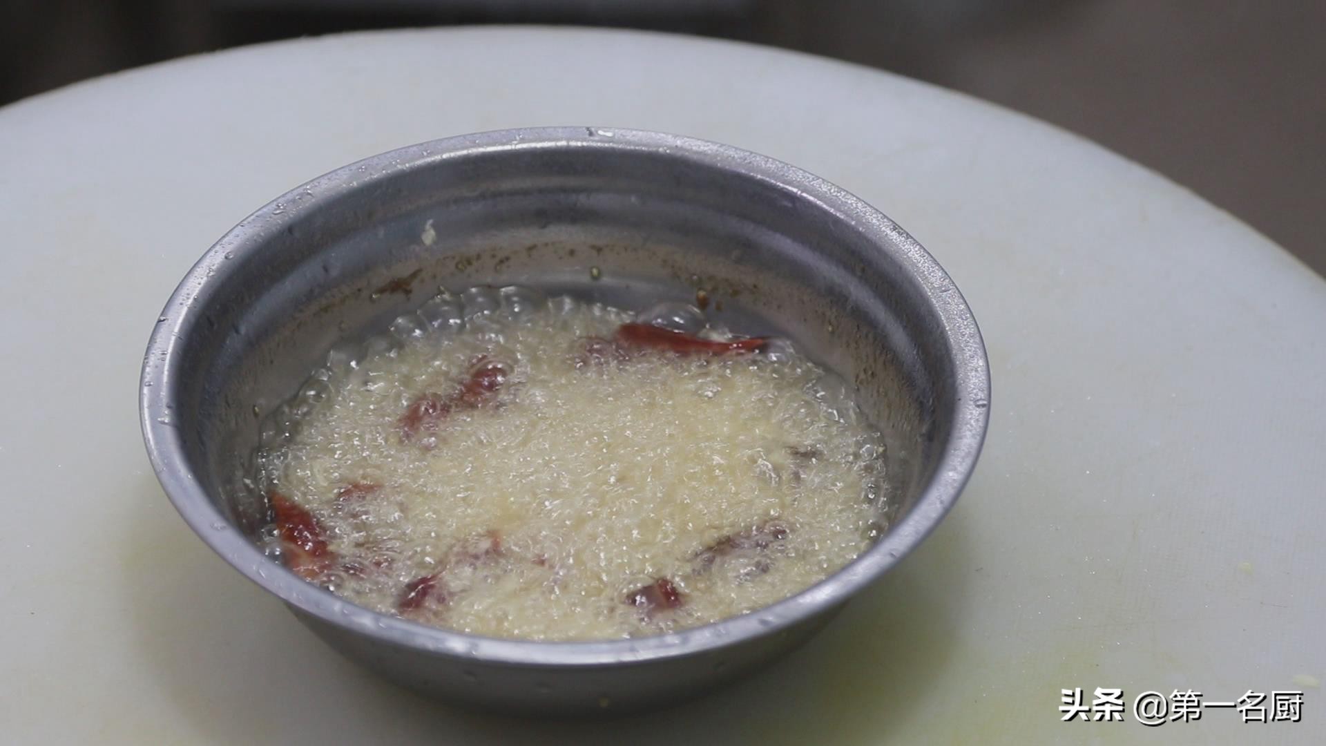 黄瓜的家常做法凉拌香辣,黄瓜凉拌香辣金针菇的做法