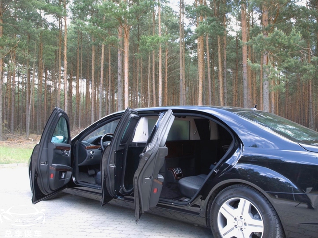 千万奔驰s级,千万奔驰商务车