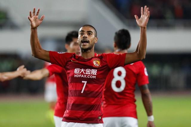 信息时代，为什么不举办足球选秀节目，让民间高手展示球技？