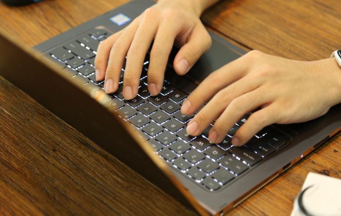 戴尔xps15和macbook外观对比,戴尔xps15和华为matebookxpro