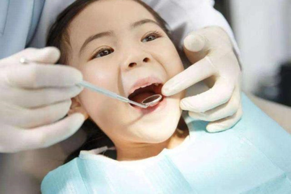 宝宝牙齿腐蚀没了还发黑,宝宝牙齿黄腐蚀