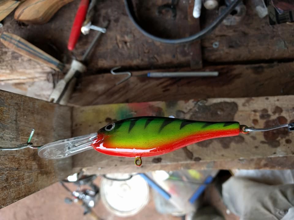 高手果然在民间，牛人不舍得买路亚鱼饵竟自己做，这手艺绝了