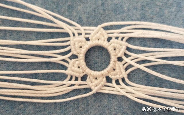 七彩莲花挂件的编法,梅花挂件编法教程