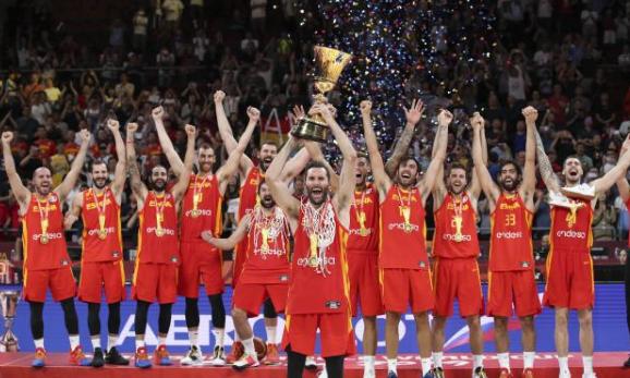 足球第一大俱乐部-皇马，西班牙男篮夺冠，皇马篮球也这么恐怖吗