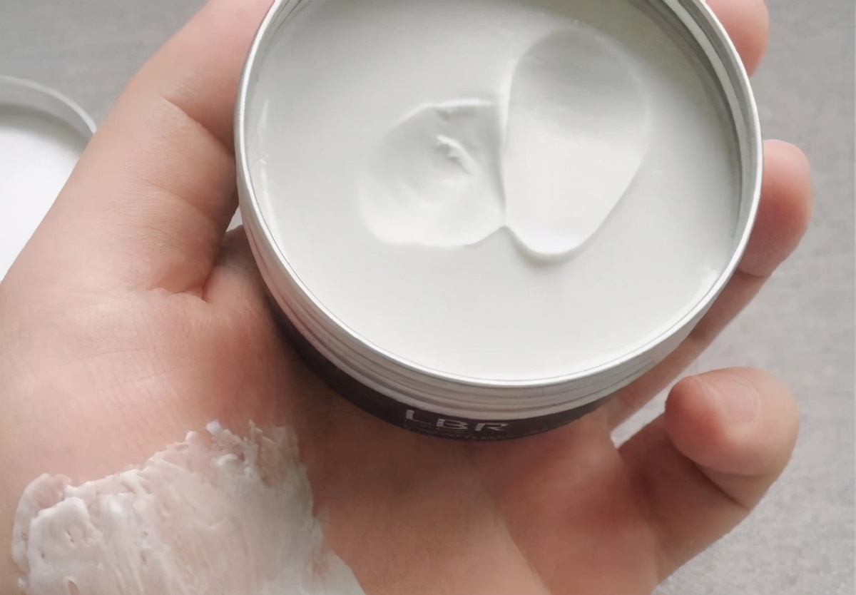 起床发尾翘起来怎么办,起床后头发翘起来怎么办